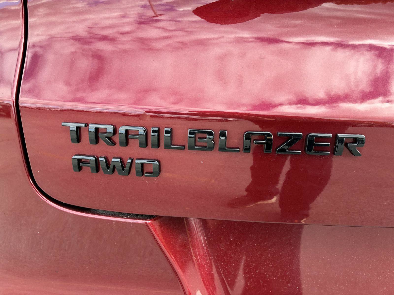 Used 2023 Chevrolet TrailBlazer RS w/ Convenience Package AWD/4WD image 9
