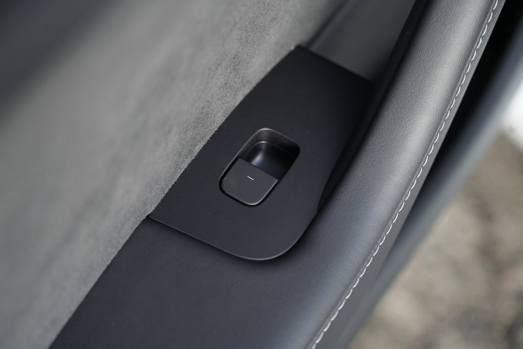 Used 2023 Tesla Model 3 Standard Range image 32