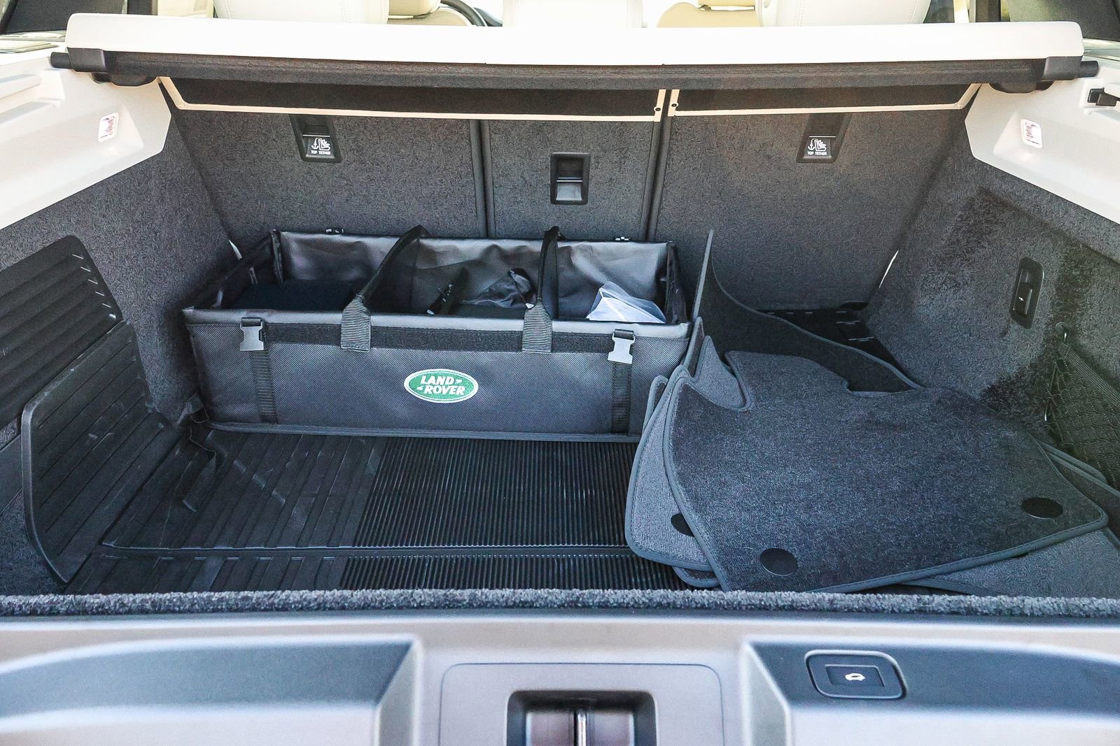 New 2026 Land Rover Range Rover SE image 26