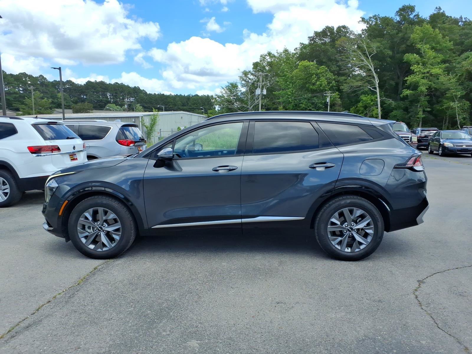 Used 2023 Kia Sportage SX FWD image 2