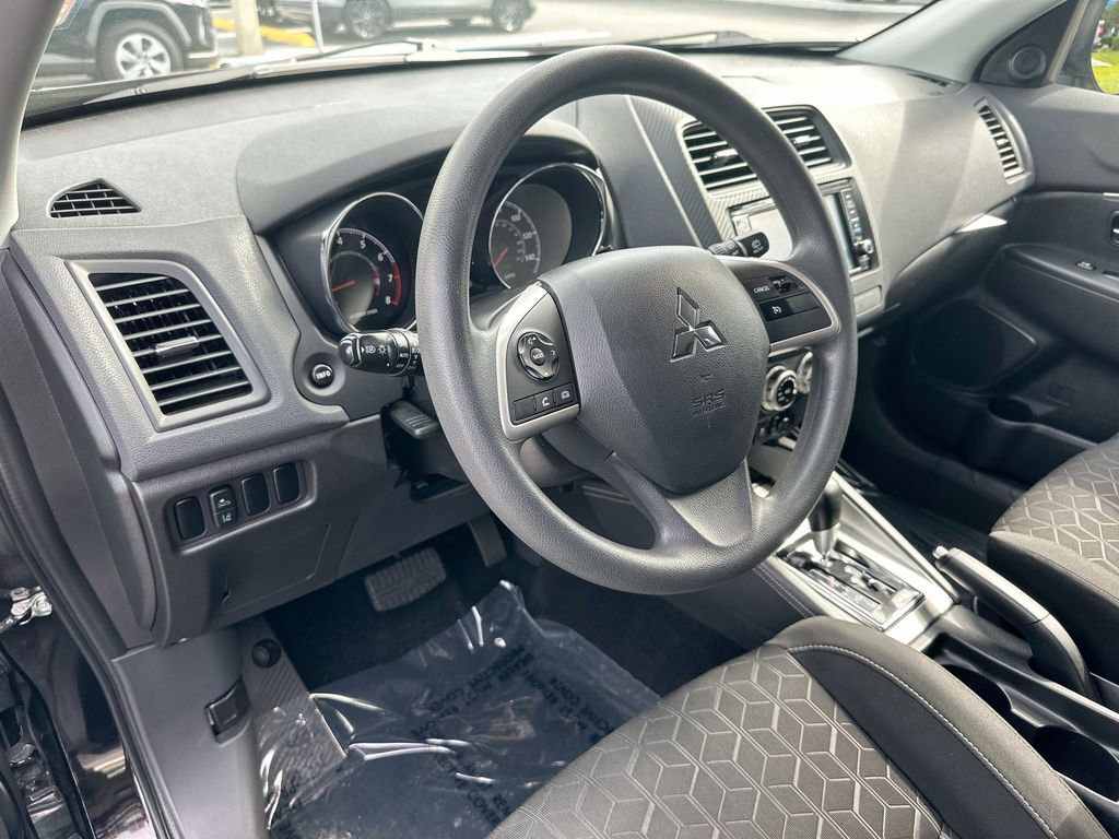 Used 2022 Mitsubishi Outlander Sport ES FWD image 9