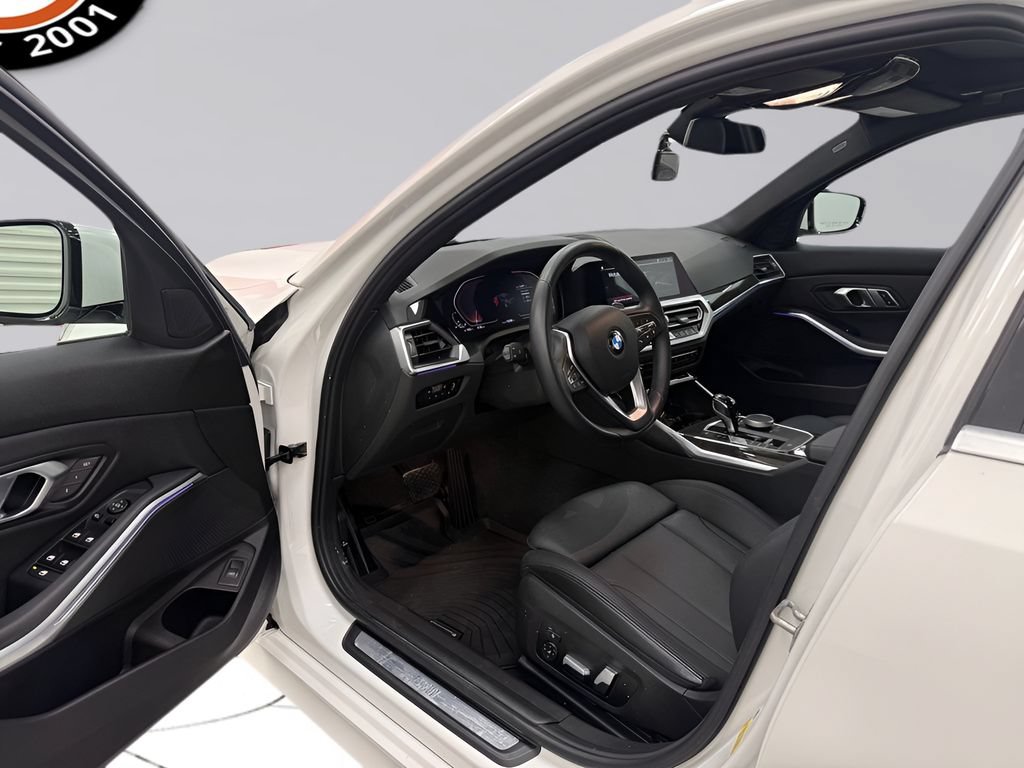 Used 2021 BMW 330i Sedan w/ Convenience Package RWD image 10