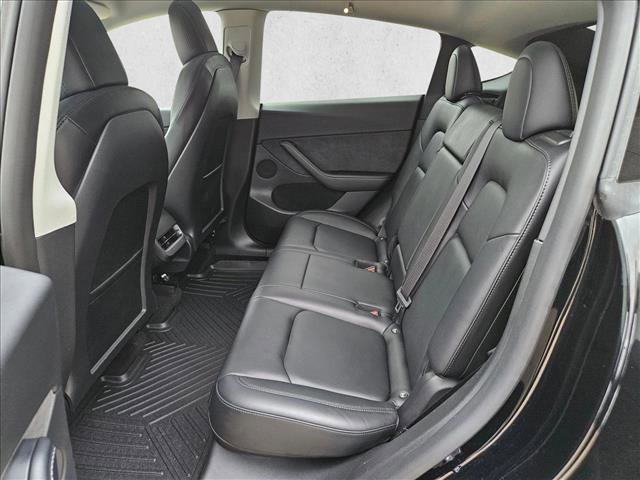 Used 2022 Tesla Model Y Long Range image 15