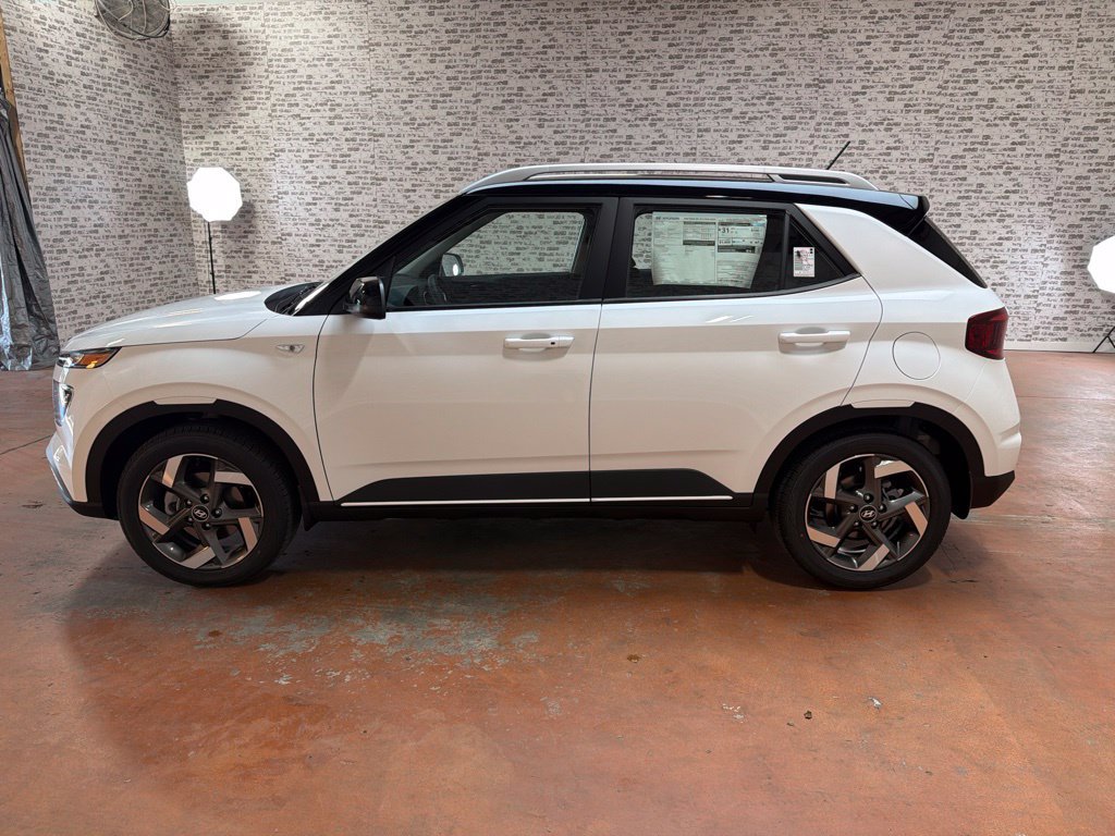 New 2026 Hyundai Venue SEL FWD image 4