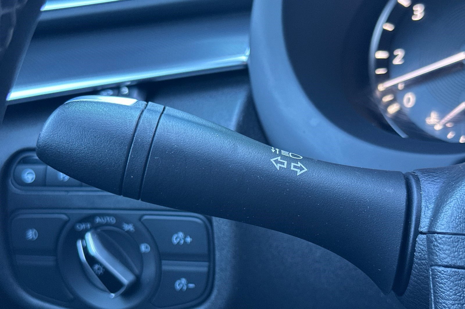 Used 2023 INFINITI QX55 Essential image 32