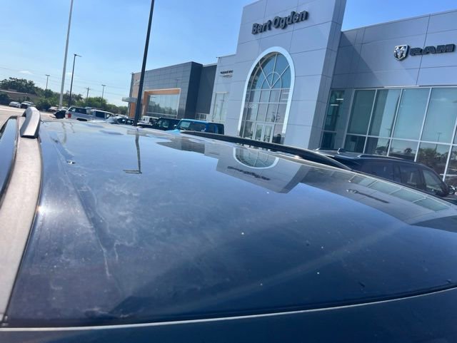 Used 2025 Chevrolet Traverse LT image 9