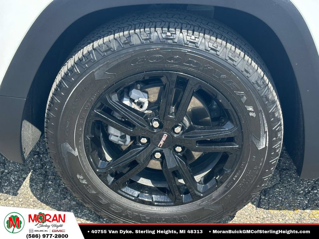 Certified 2024 GMC Terrain AT4 w/ Tech Package AWD/4WD image 9