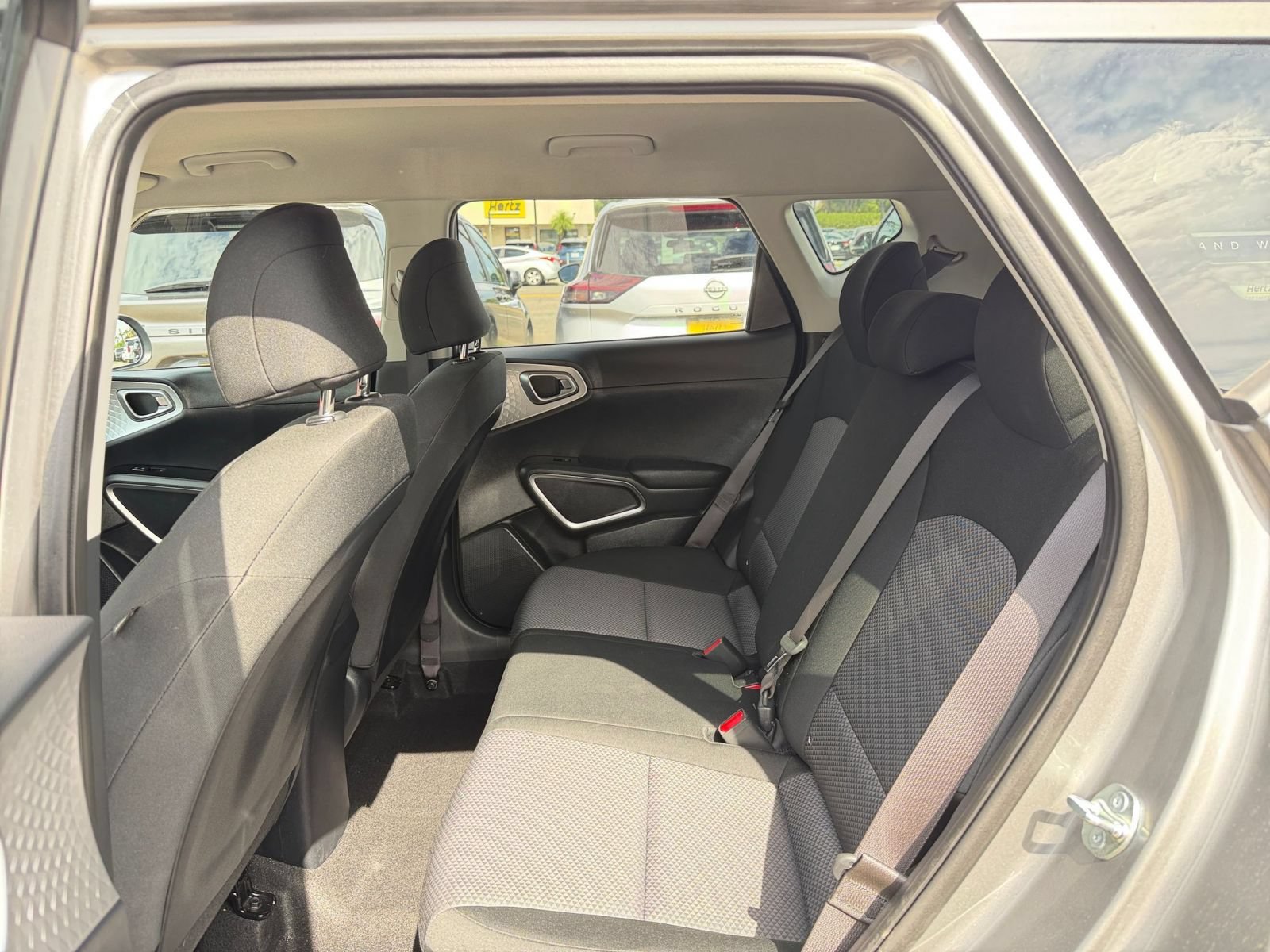 Used 2025 Kia Soul LX w/ LX Technology Package FWD image 22