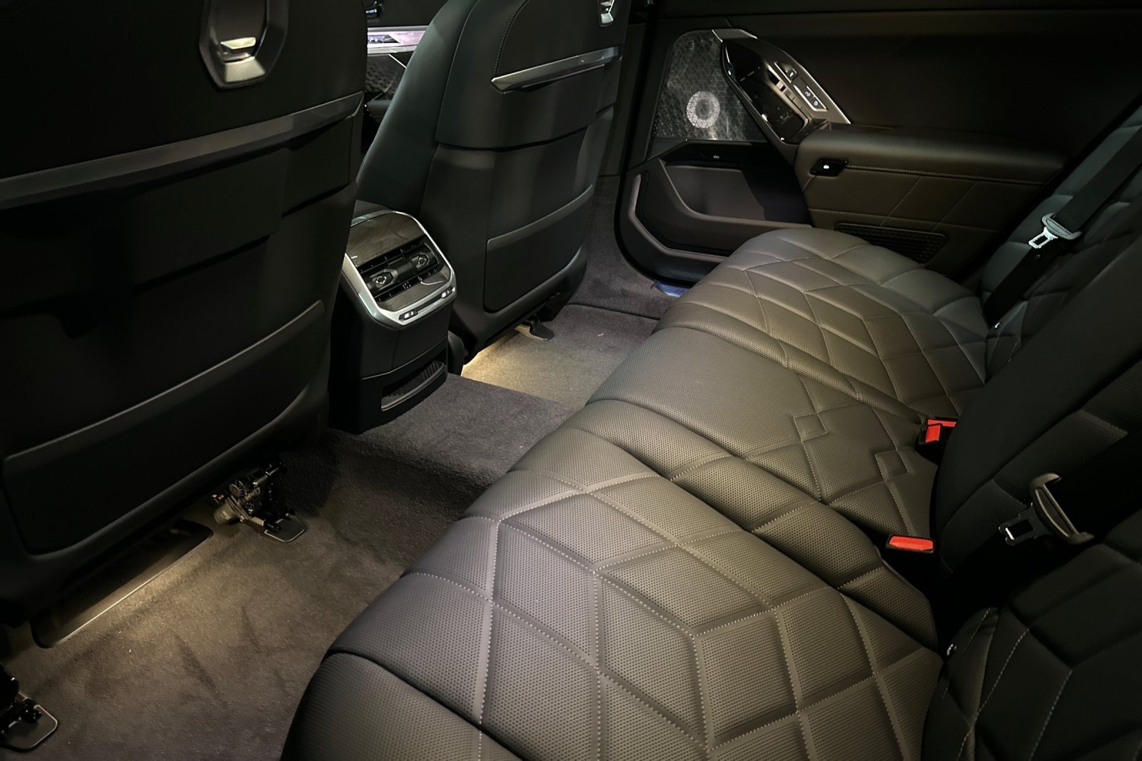 New 2026 BMW i7 xDrive60 AWD/4WD image 11