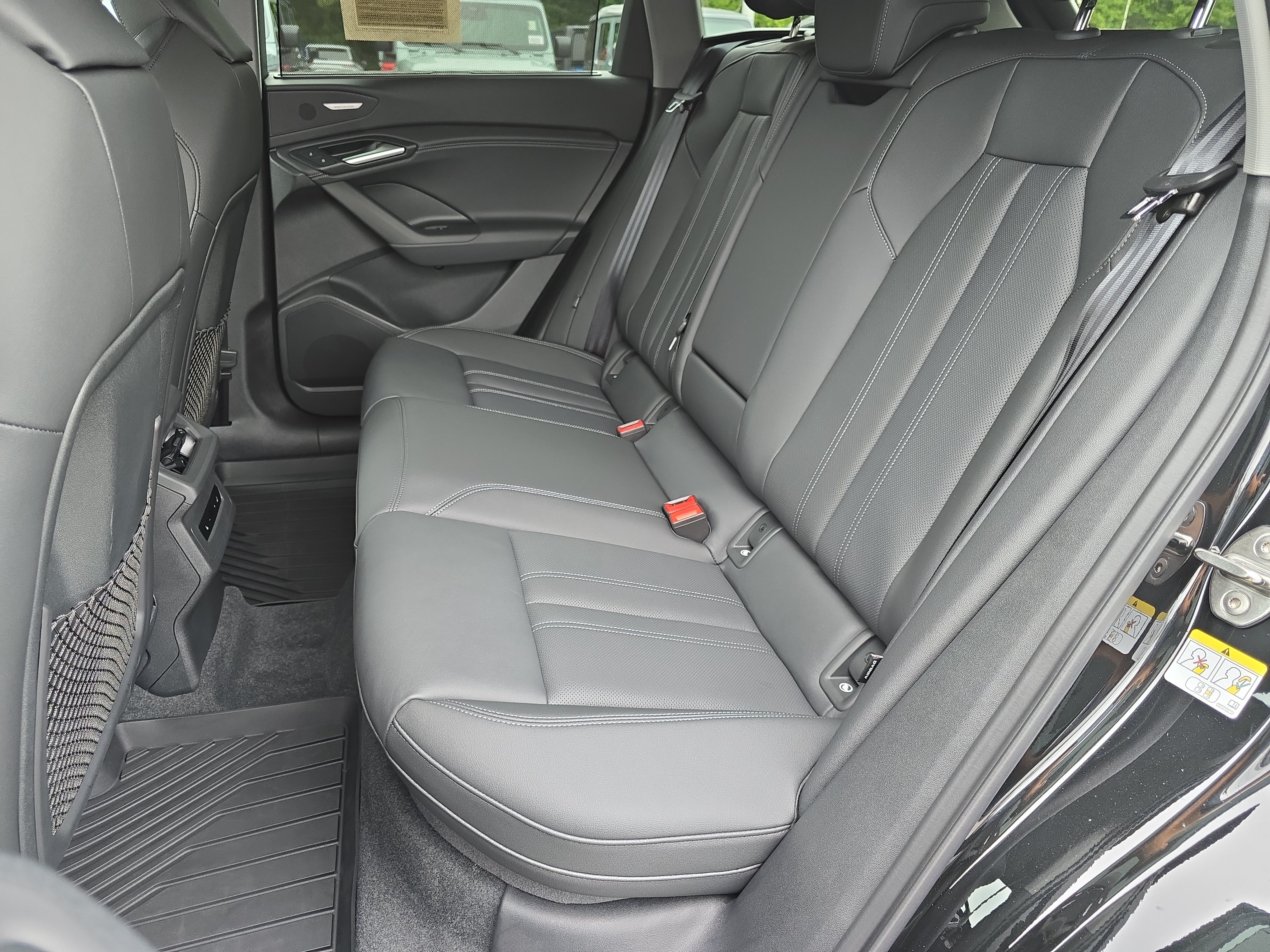 Used 2025 Audi Q6 e-tron Premium Plus w/ Premium Plus AWD/4WD image 14