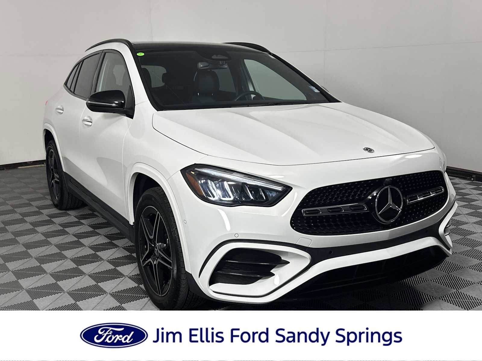 Used 2025 Mercedes-Benz GLA 250 4MATIC image 1