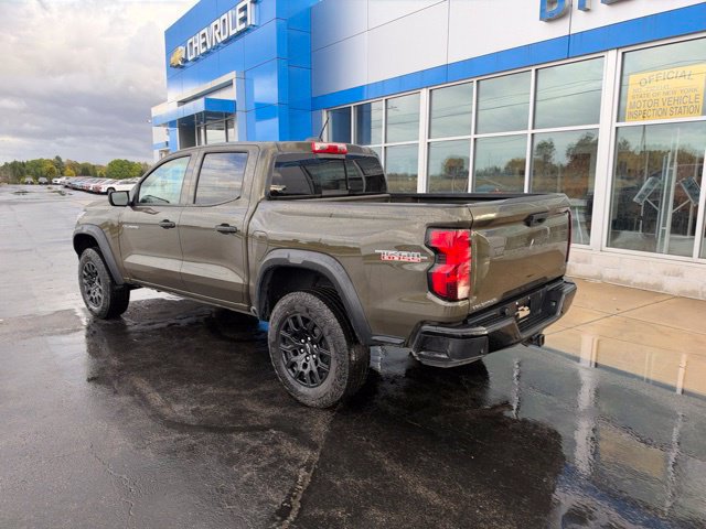 Used 2024 Chevrolet Colorado Trail Boss w/ Advanced Trailering Package AWD/4WD image 2
