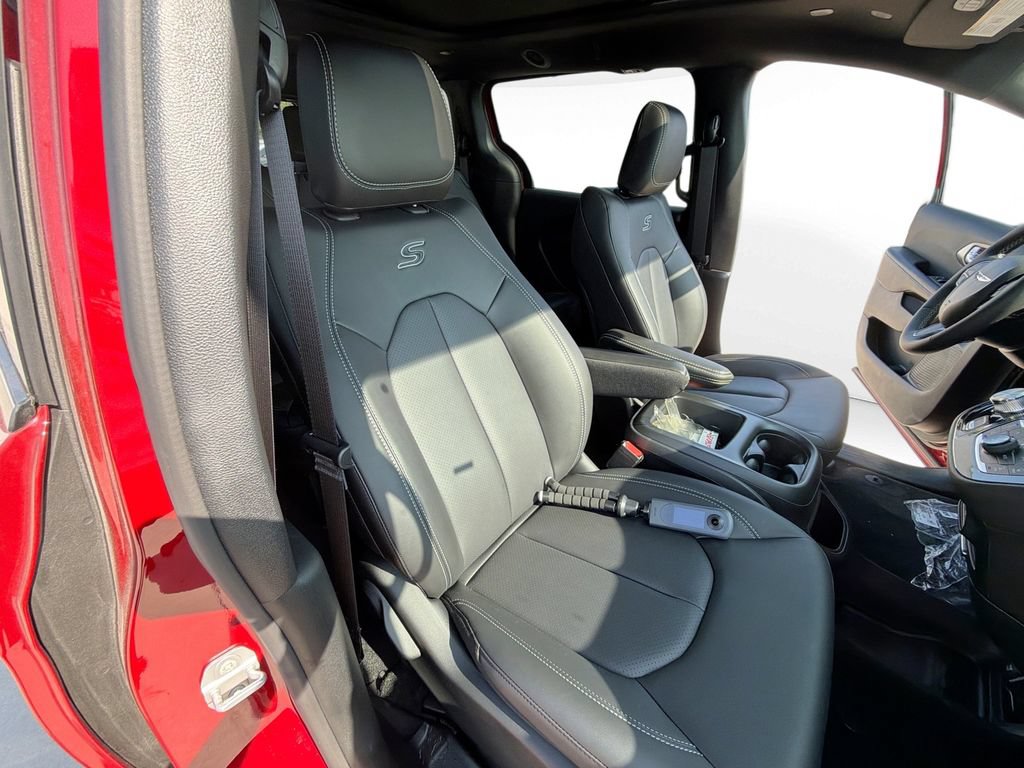 New 2026 Chrysler Pacifica Select w/ S Appearance Package FWD image 28