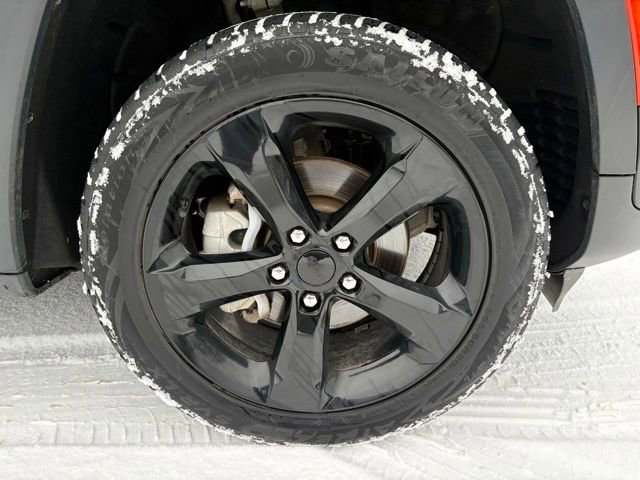 Used 2023 Jeep Grand Cherokee Limited w/ Luxury Tech Group II image 12