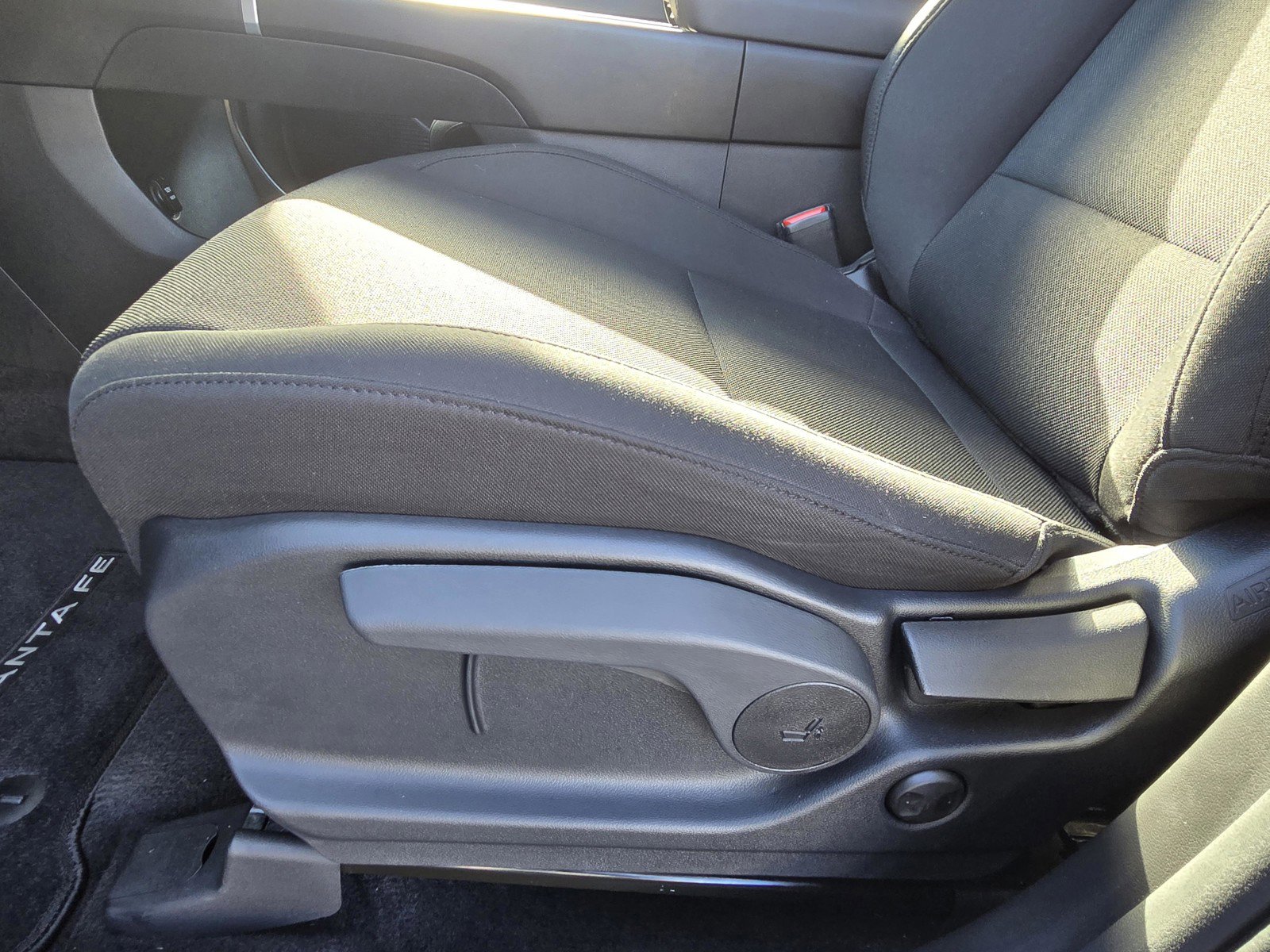 Certified 2025 Hyundai Santa Fe SE image 15