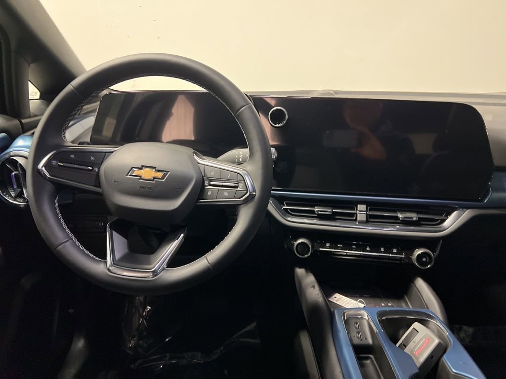 New 2026 Chevrolet Equinox EV LT image 12