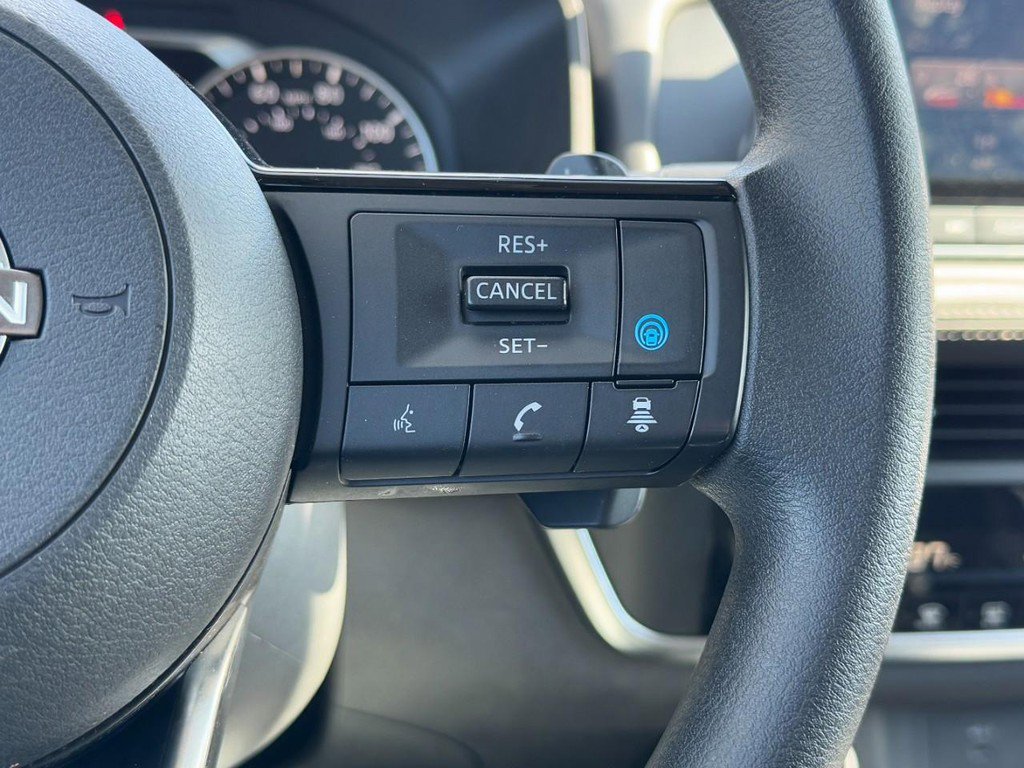 Used 2023 Nissan Rogue SV image 17