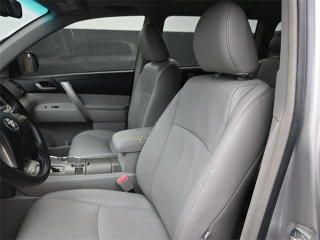 Used 2010 Toyota Highlander SE image 8