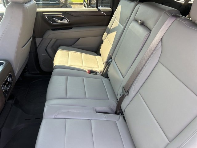 Used 2023 Chevrolet Suburban Z71 w/ Luxury Package image 28