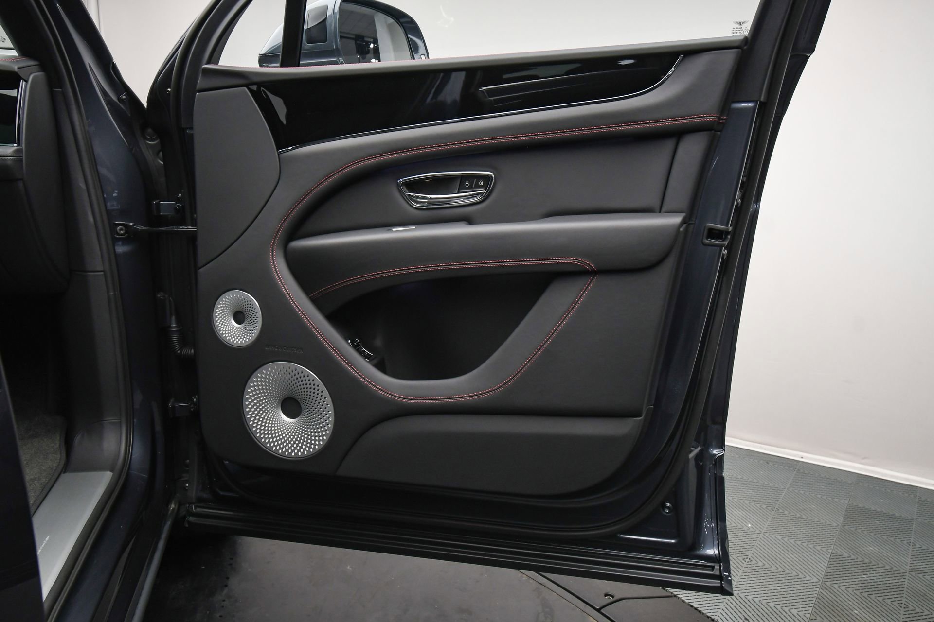 New 2025 Bentley Bentayga image 42