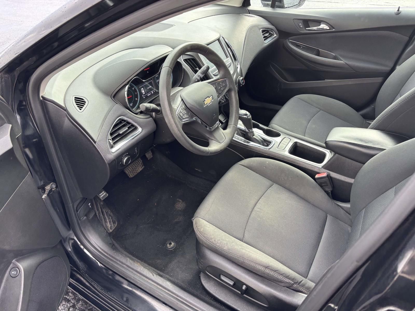 Used 2017 Chevrolet Cruze LT w/ Convenience Package image 26