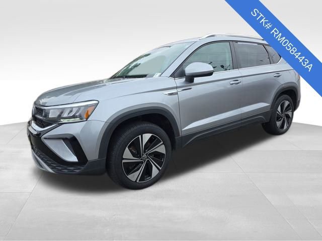 Used 2024 Volkswagen Taos SE image 3