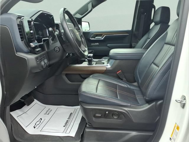 Used 2024 Chevrolet Silverado 1500 High Country AWD/4WD image 19