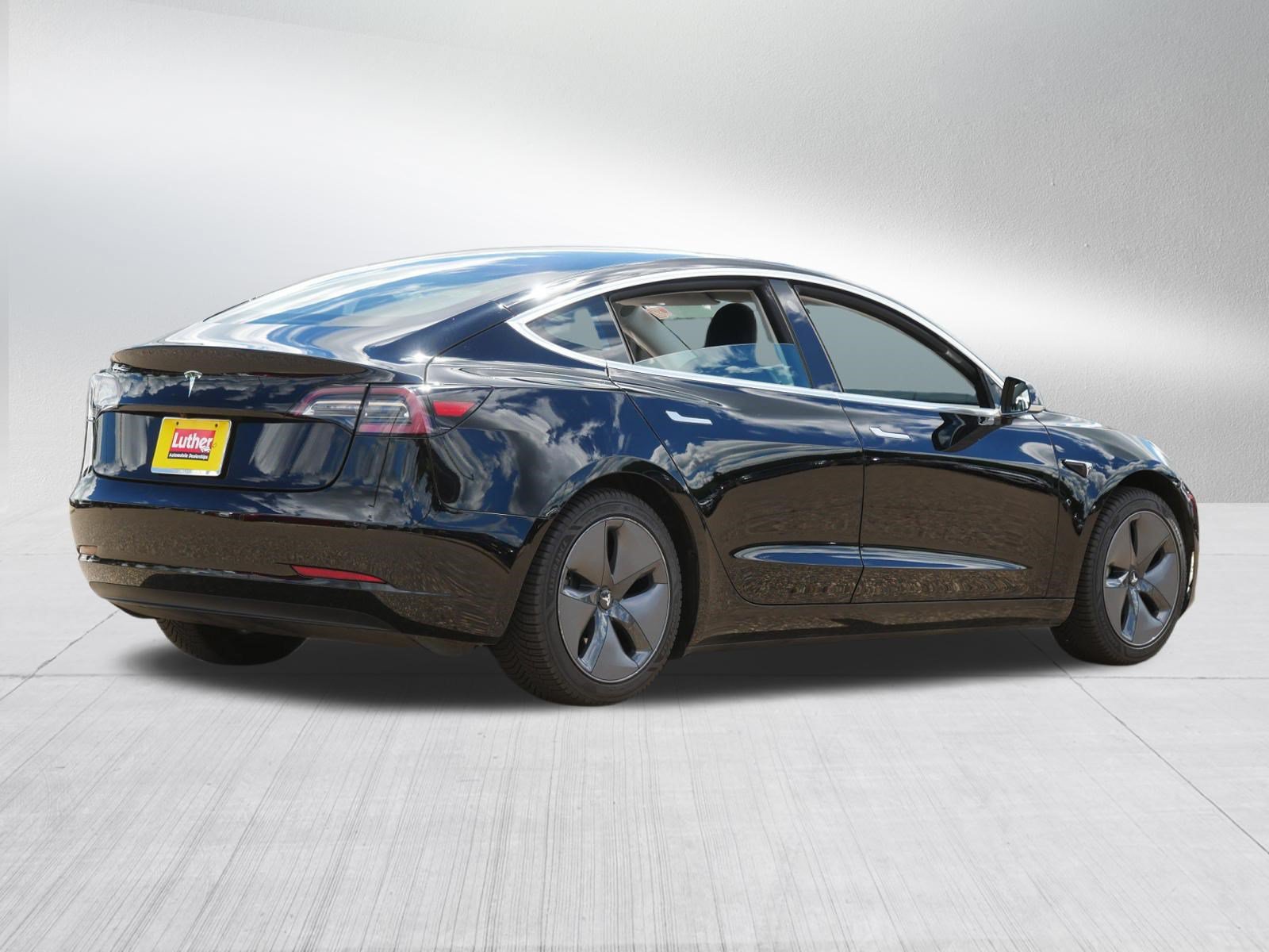 Used 2020 Tesla Model 3 Standard Range RWD image 7