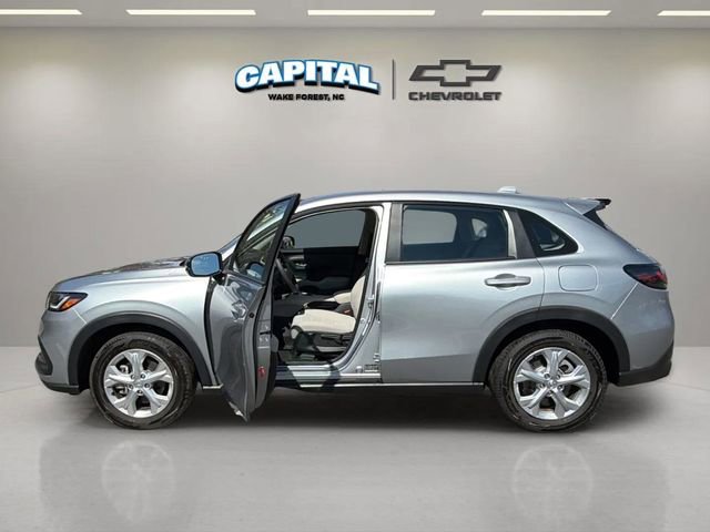 Used 2025 Honda HR-V LX image 12