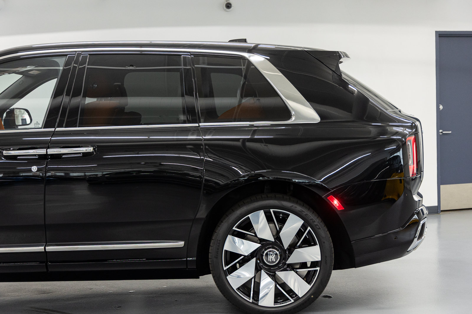 New 2027 Rolls-Royce Cullinan AWD/4WD image 16