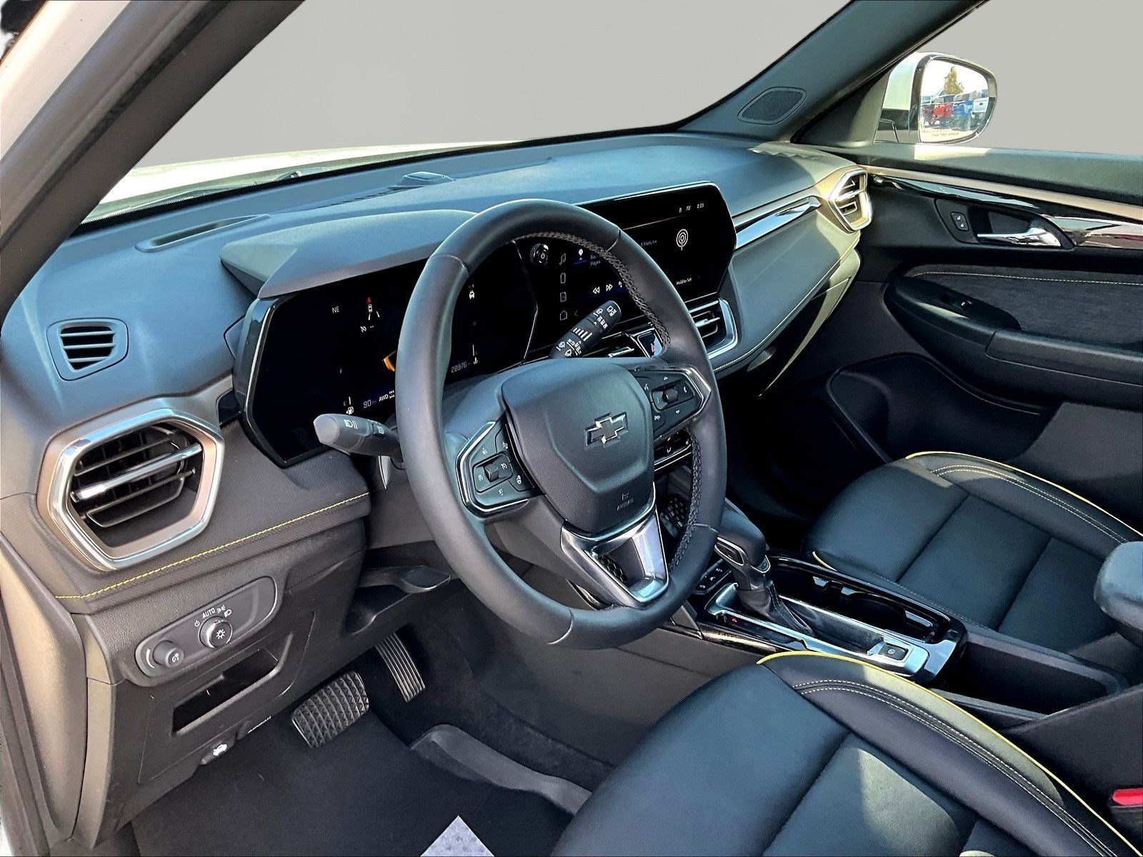 Used 2024 Chevrolet TrailBlazer ACTIV w/ Convenience Package AWD/4WD image 17