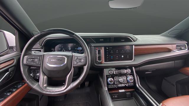 Used 2023 GMC Yukon XL Denali Ultimate w/ LPO, Floor Liner Package AWD/4WD image 10