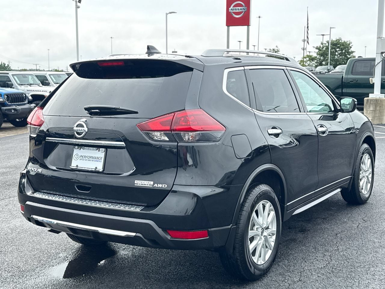 Used 2020 Nissan Rogue S AWD/4WD image 3