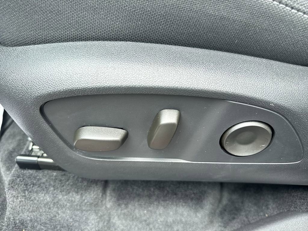 New 2025 Chevrolet Traverse LT w/ Enhanced Driving Package image 18
