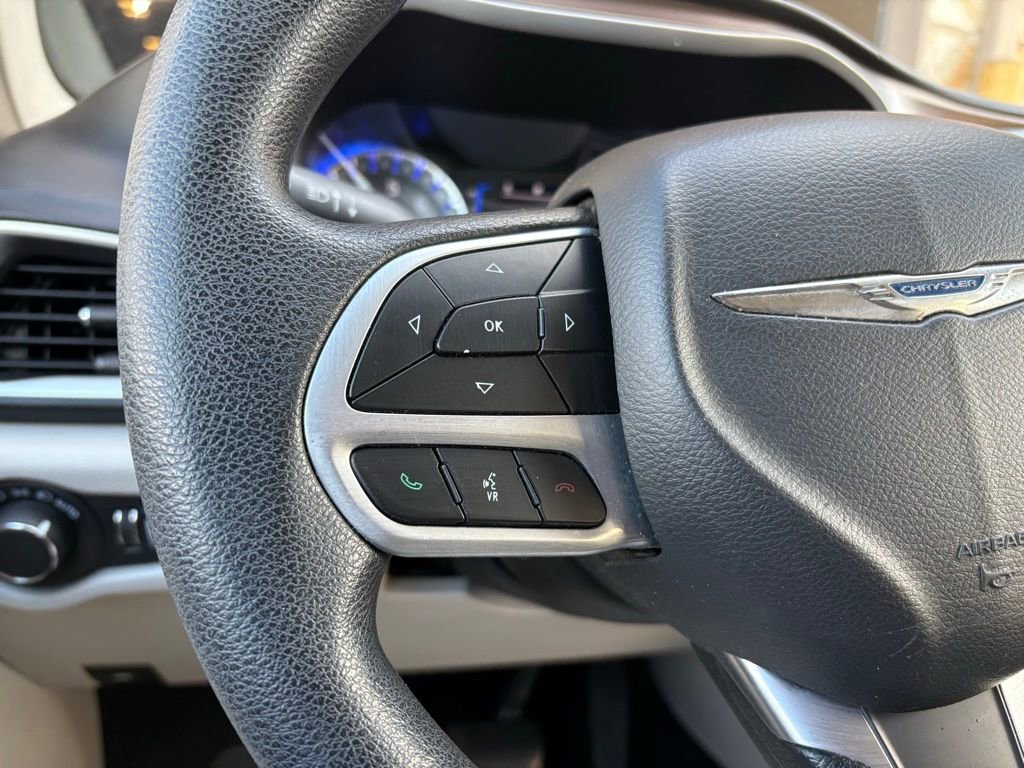 Used 2021 Chrysler Voyager Lxi FWD image 24