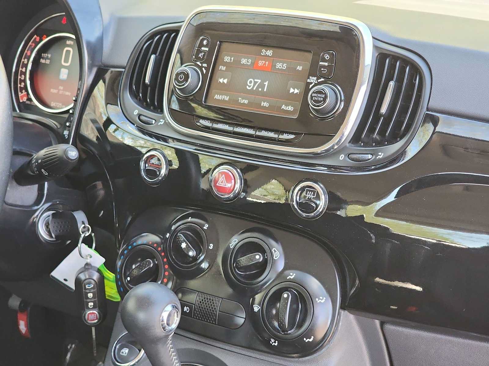 Used 2019 FIAT 500 Pop w/ Urbana Appearance Package FWD image 19
