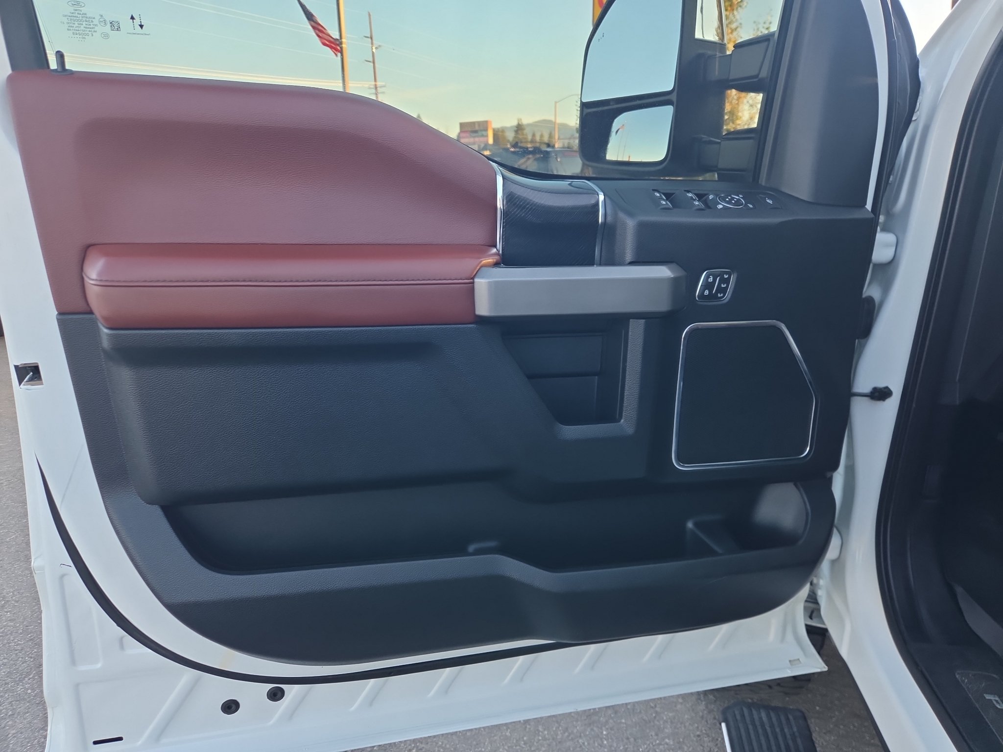 Used 2020 Ford F350 Platinum AWD/4WD image 19