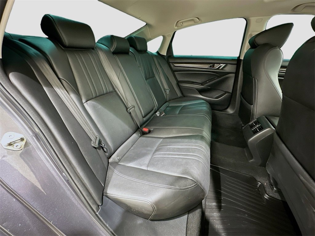 Used 2020 Honda Accord Touring image 29