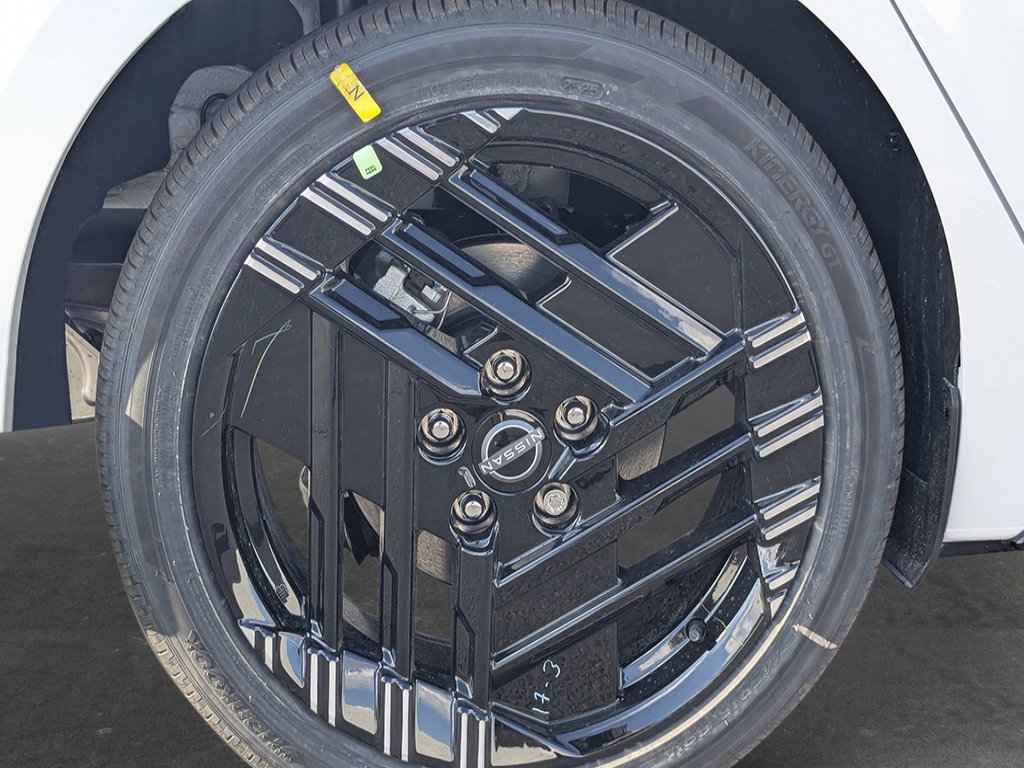 New 2027 Nissan Sentra SR w/ Floor Mat Package FWD image 9