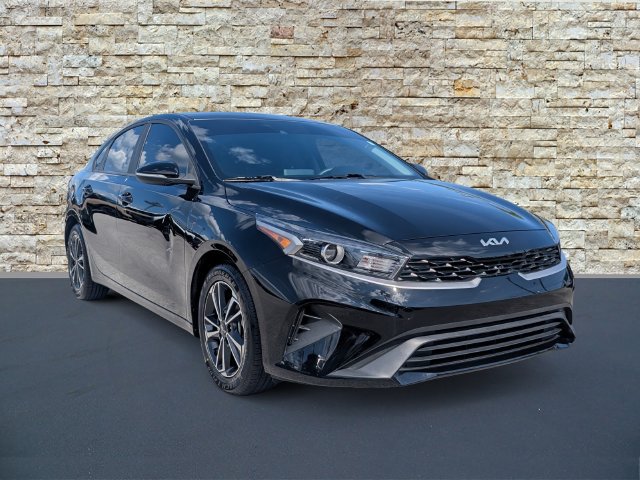 Used 2024 Kia Forte LXS w/ LXS Technology Package FWD image 2