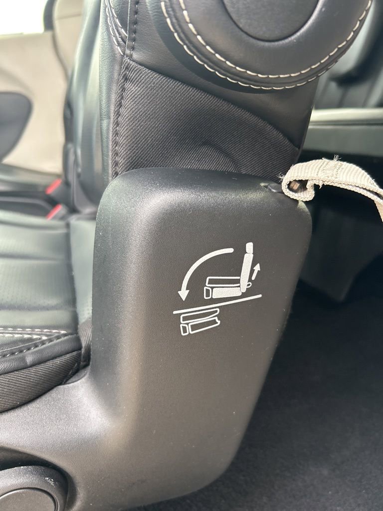 Used 2023 Chrysler Pacifica Touring-L FWD image 51