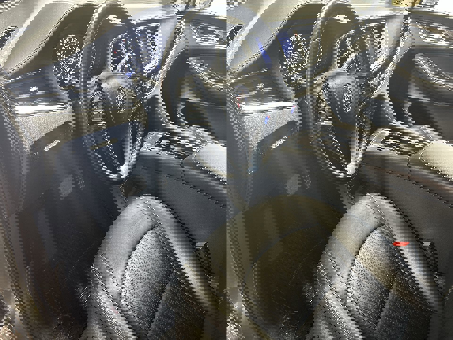 Certified 2024 Buick Enclave Avenir w/ Avenir Technology Package image 11