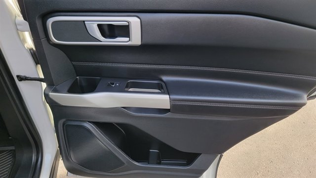 Used 2022 Ford Explorer XLT w/ Equipment Group 202A image 41