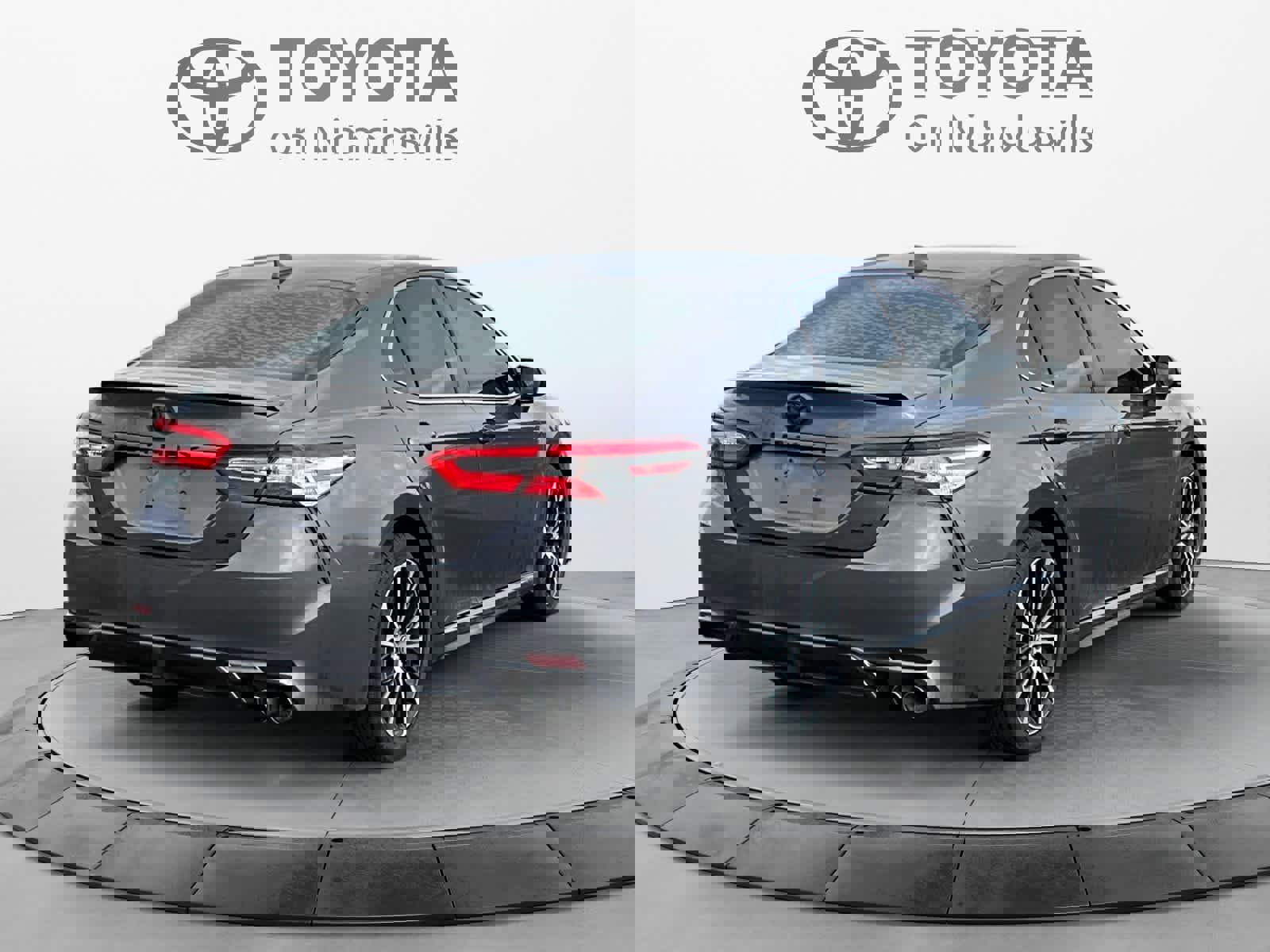 Used 2020 Toyota Camry SE w/ Blackout Package image 6