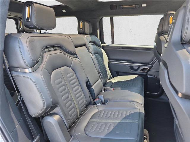 Used 2023 Rivian R1S Adventure Dual AWD/4WD image 23