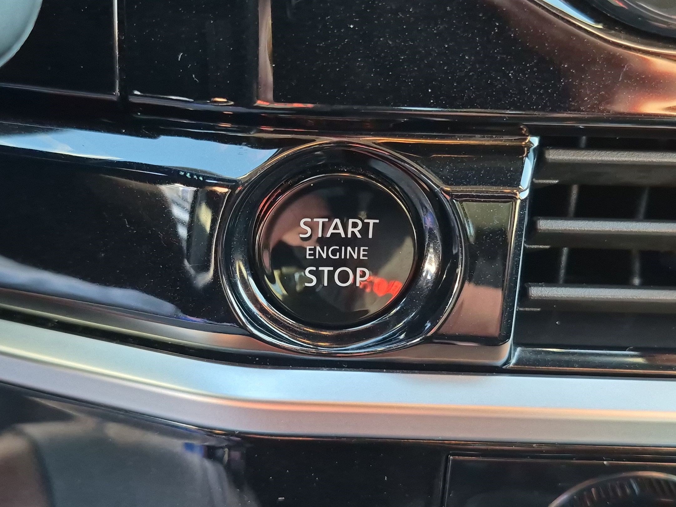 Used 2025 Nissan Pathfinder SL AWD/4WD image 22