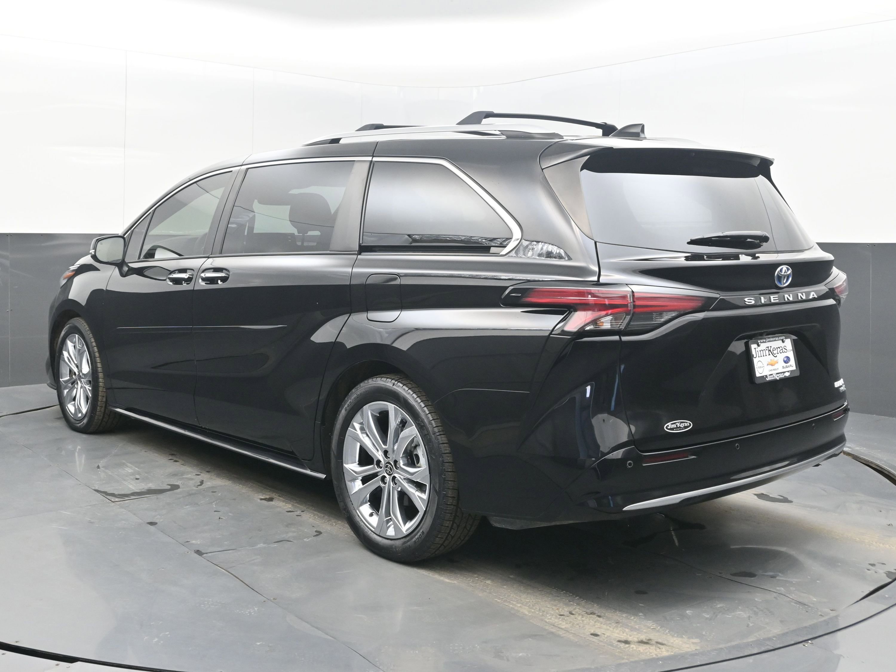 Used 2022 Toyota Sienna Platinum image 8