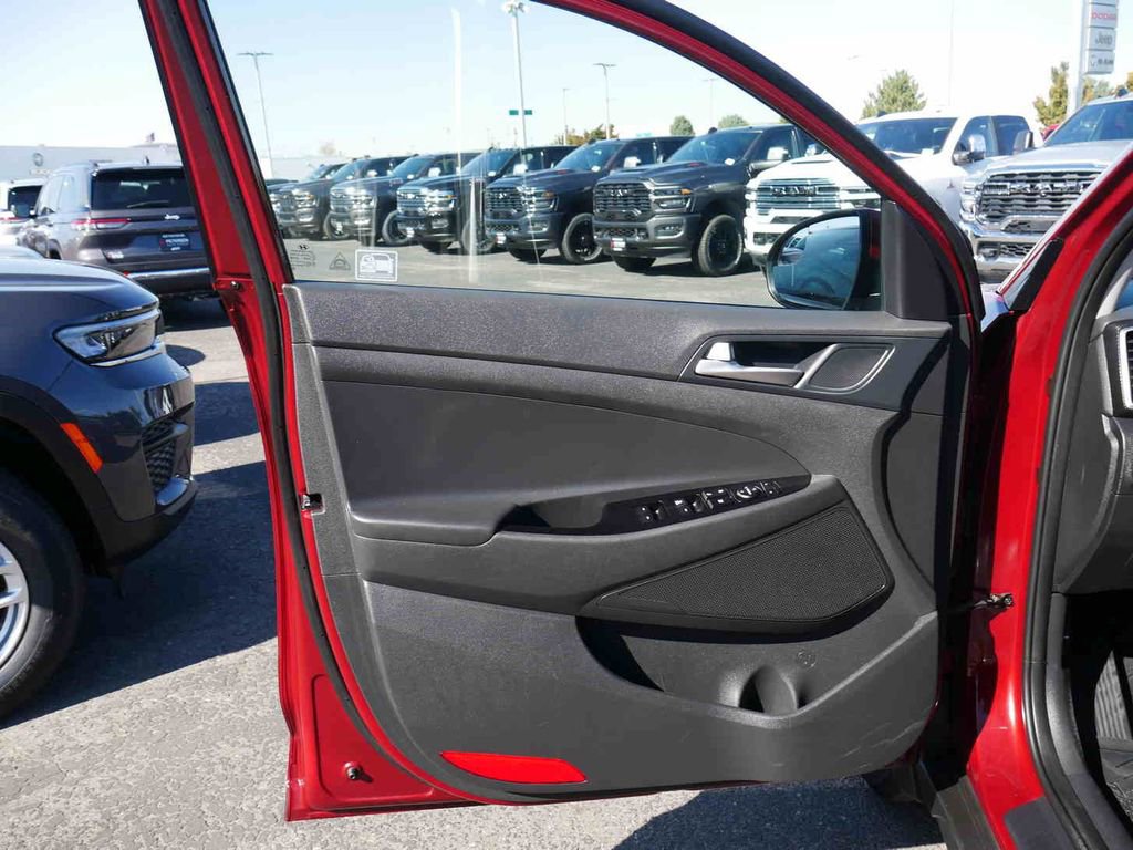 Used 2020 Hyundai Tucson SE w/ Winter Weather Package image 27