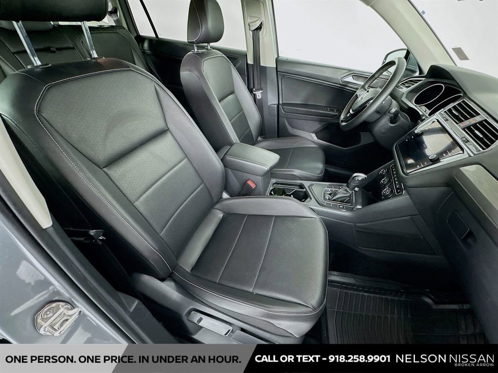 Used 2021 Volkswagen Tiguan SE image 28