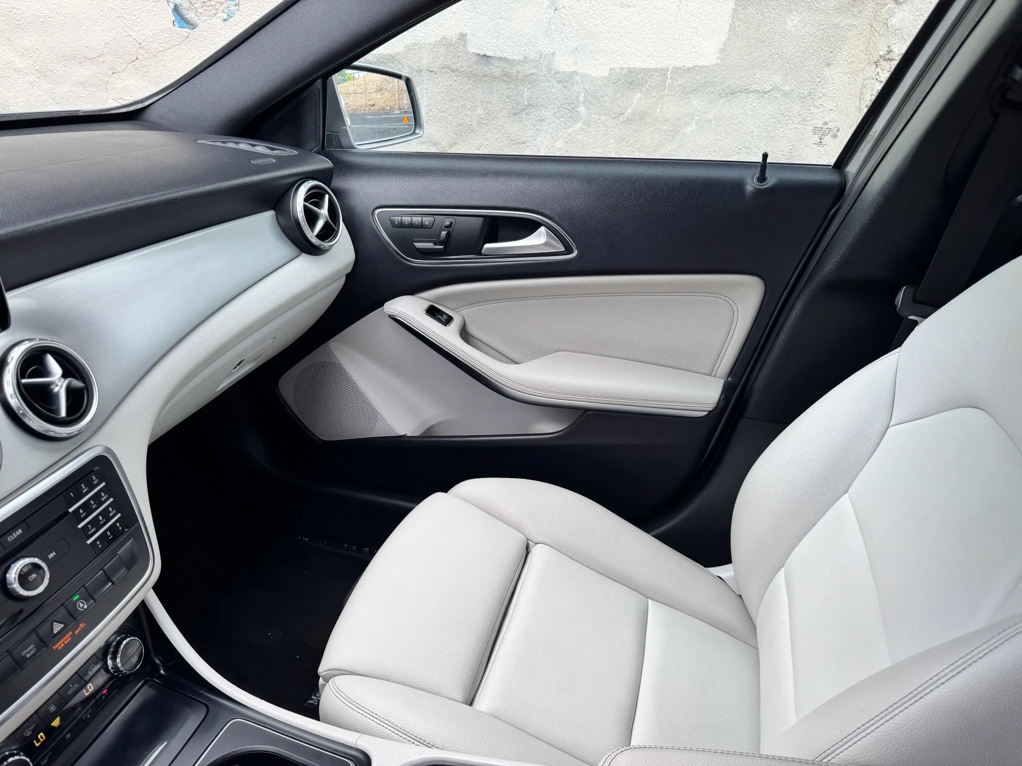 Used 2017 Mercedes-Benz GLA 250 image 19
